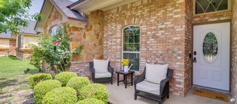 BBQ Ready: Harker Family Retreat w/ Yard!