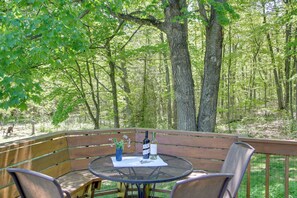 Cottage (4 Bedrooms) | Interior - Updated Home w/ Deck: 2 Mi to Sister Bay Beach! (Sister Bay)