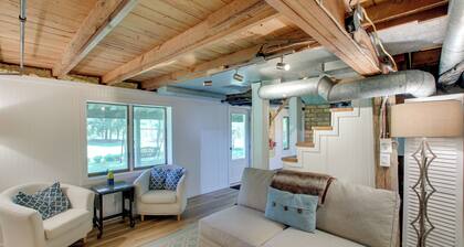 Updated Home w/ Deck: 2 Mi to Sister Bay Beach!