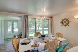 Cottage (4 Bedrooms) | Interior - Updated Home w/ Deck: 2 Mi to Sister Bay Beach! (Sister Bay)