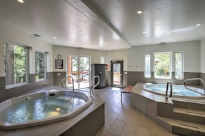 Apartment (2 Bedrooms) | Interior - Breckenridge Condo w/ Balcony: Walk to Ski Resort (Breckenridge)