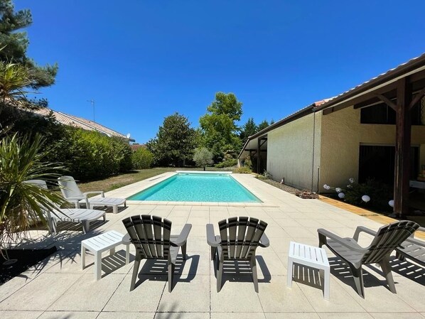 Piscine extérieure, piscine chauffée