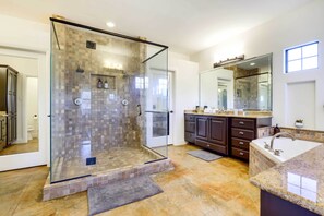 Casa (4 Bedrooms) | Baño | Regadera 