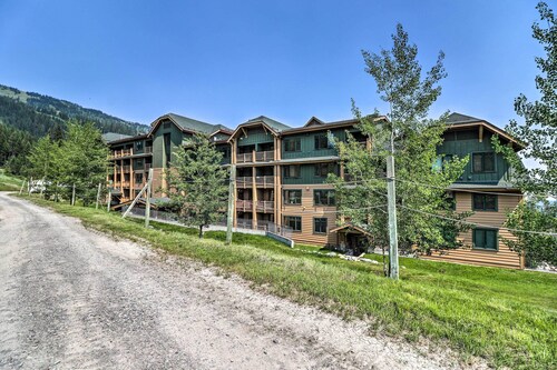 Ski-in/ski-out Whitefish Escape w/ Balcony!