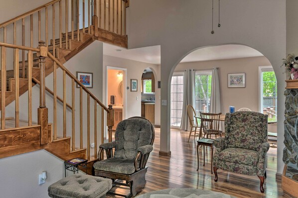 Apartment (3 Bedrooms) | Interior - Pet Friendly Anchorage Retreat w/ Deck & Yard (Anchorage)