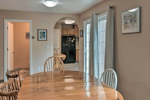 Apartment (3 Bedrooms) | Interior - Pet Friendly Anchorage Retreat w/ Deck & Yard (Anchorage)