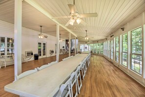 House (6 Bedrooms) | Interior
