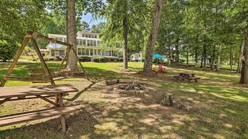 House (6 Bedrooms) | Front of property