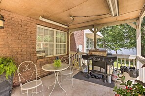 House (6 Bedrooms) | Interior