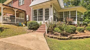 House (6 Bedrooms) | Interior