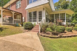 House (6 Bedrooms) | Interior
