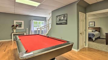 House (6 Bedrooms) | Interior