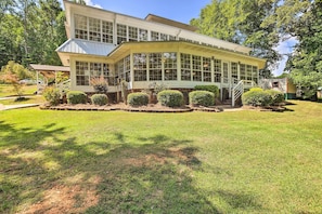 House (6 Bedrooms) | Interior - 'the B Haus' Lakefront Retreat w/ Boat Ramp! (Talladega)