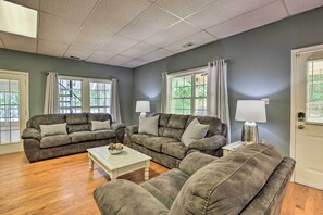 House (6 Bedrooms) | Interior