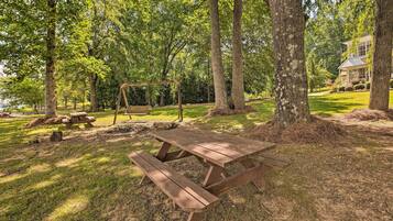 House (6 Bedrooms) | Interior