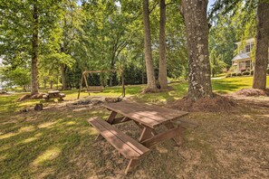 House (6 Bedrooms) | Interior