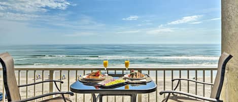 Apartment (0 Bedroom) | Outdoor dining