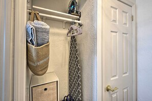 Apartment (0 Bedroom) | Interior