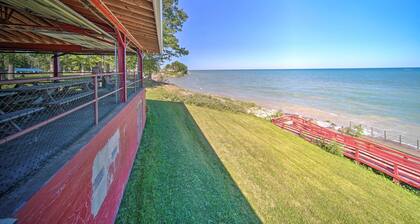 Geneva Cottage w/ Patio - Walk to Park, Lake Erie!