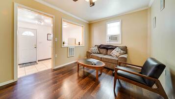 Cottage (2 Bedrooms) | Interior