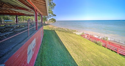 Geneva Cottage w/ Patio - Walk to Park, Lake Erie!