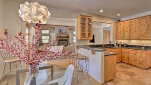 บ้านพัก (4 Bedrooms) | ภายใน