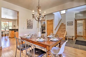 Interior - 'rocky Bear Lodge' on 2 Acres Near Turquoise Lake (Leadville)
