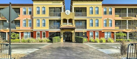 Apartment (2 Bedrooms) | Front of property