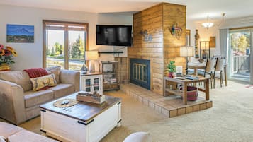 Appartement (2 Bedrooms) | Coin séjour