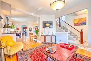 TV, books - Modern Victorian Denver Home ~ 1 Mi to Dtwn! (Denver)