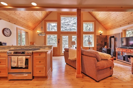 House (3 Bedrooms) | Interior