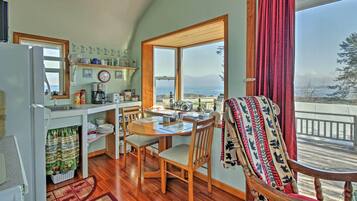 Apartment (0 Bedroom) | Interior