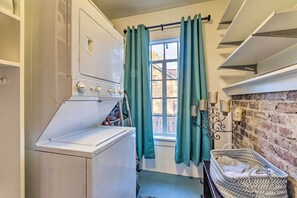 Cottage (2 Bedrooms) | Interior