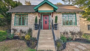 Cottage (2 Bedrooms) | Interior