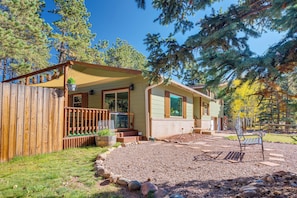 Interior - 327936 Hot Tub + Mtn Views: Woodland Park Gem (Woodland Park)