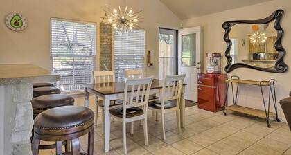 Pet-friendly Home w/ Deck: 1 Mi to Canyon Lake Fun