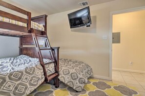 House (3 Bedrooms) | Interior - Pet-friendly Home w/ Deck: 1 Mi to Canyon Lake Fun (Canyon Lake)