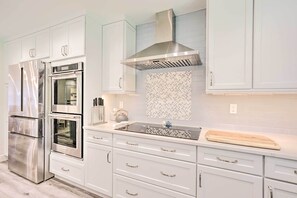 House (3 Bedrooms) | Interior - Luxury Naples Villa - Walk to Vanderbilt Beach! (Naples)