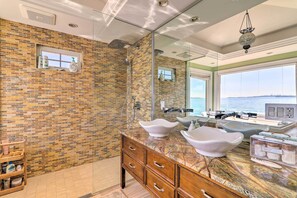 House (1 Bedroom) | Bathroom