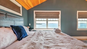 Hus (1 Bedroom) | 1 soverom, skrivebord, skrivebord for bærbar PC og sengetøy
