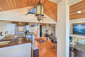 House (1 Bedroom) | Dining