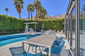 Property grounds - Sleek Abode w/ Pool & Patios < 2 Mi to Dtwn! (Palm Springs)