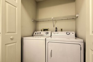 Interior - Springfield Condo, Close to Museums! (Springfield)