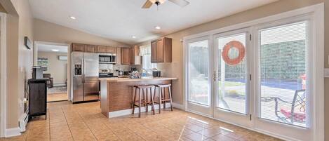 House (2 Bedrooms) | Interior