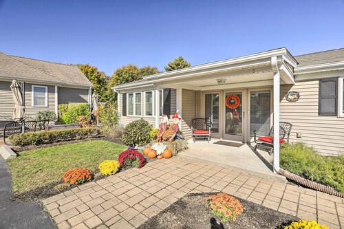 Tranquil Swansea Retreat w/ Fire Pit & Grill!