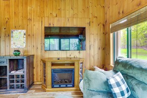 Interior - Peaceful Wooded Retreat at Lake Wallenpaupack! (Lake Ariel)
