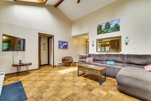 Interior - Peaceful Wooded Retreat at Lake Wallenpaupack! (Lake Ariel)