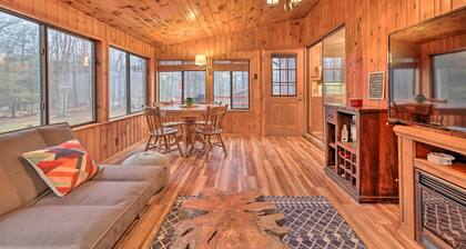 Peaceful Wooded Retreat at Lake Wallenpaupack!