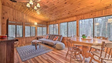 House (3 Bedrooms) | Front of property