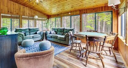 Peaceful Wooded Retreat at Lake Wallenpaupack!